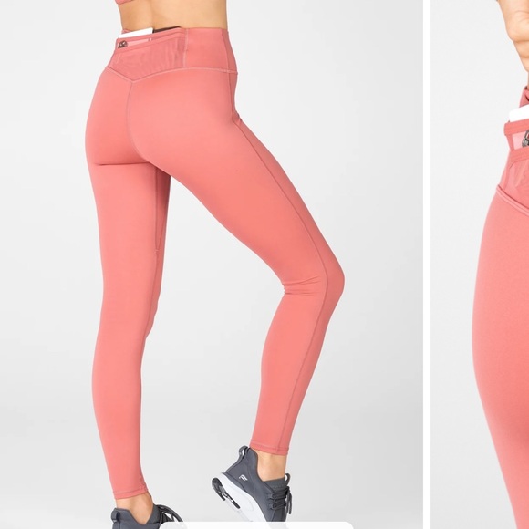 Fabletics Trinity - Picture 2 of 12